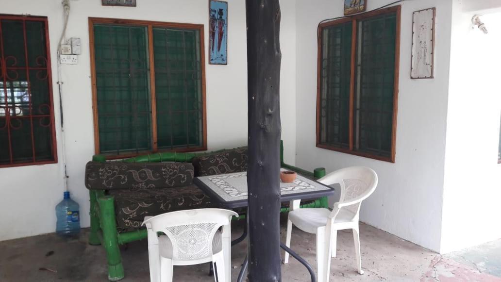 The New Big Tree Beach Resort Mombassa Buitenkant foto